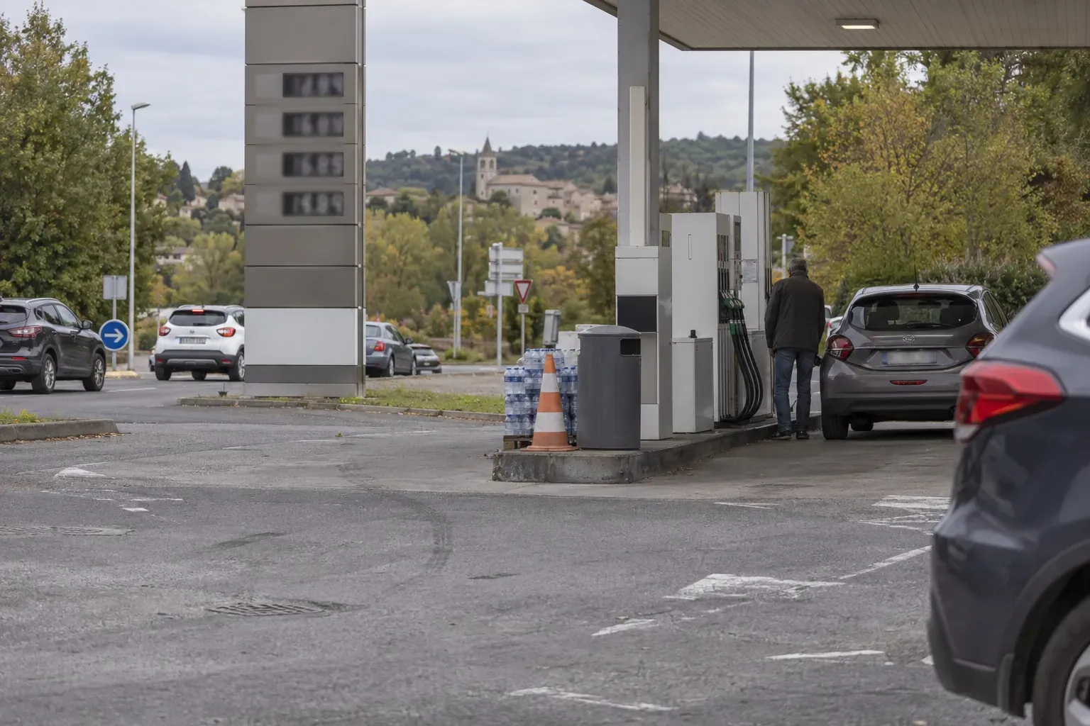 Gazole à 2,30 € : pourquoi les 100 millions de barils du G7 risquent de ne baisser la pompe que de quelques centimes